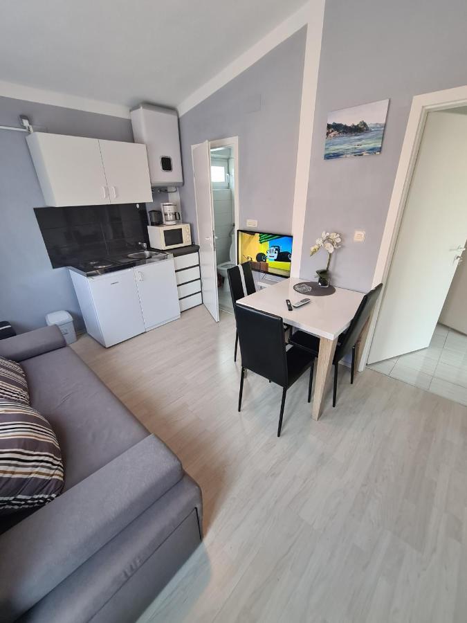 Apartments Lana - 30 M From The Sea Seline Bagian luar foto