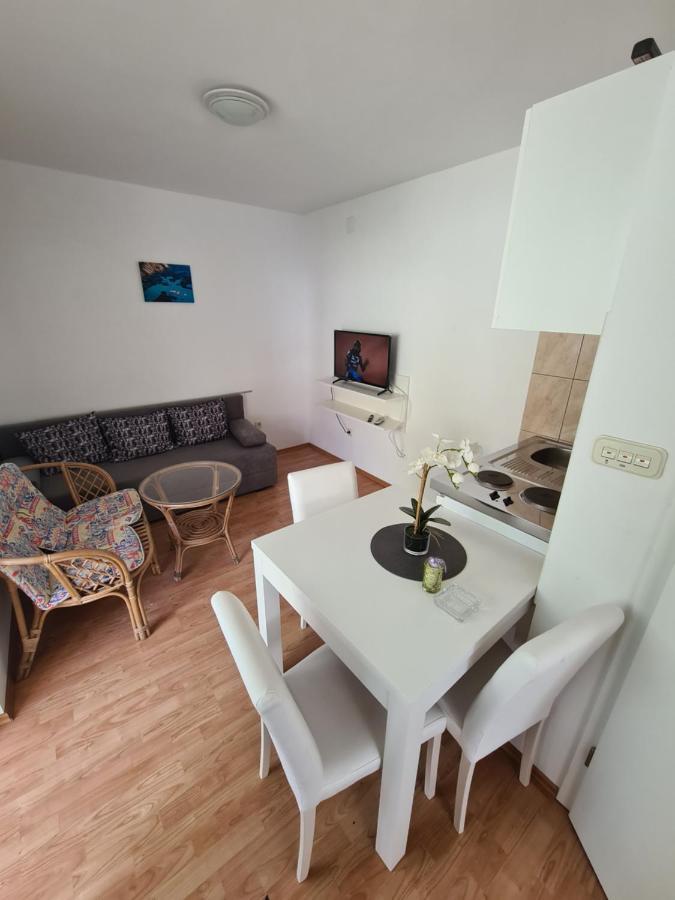 Apartments Lana - 30 M From The Sea Seline Bagian luar foto
